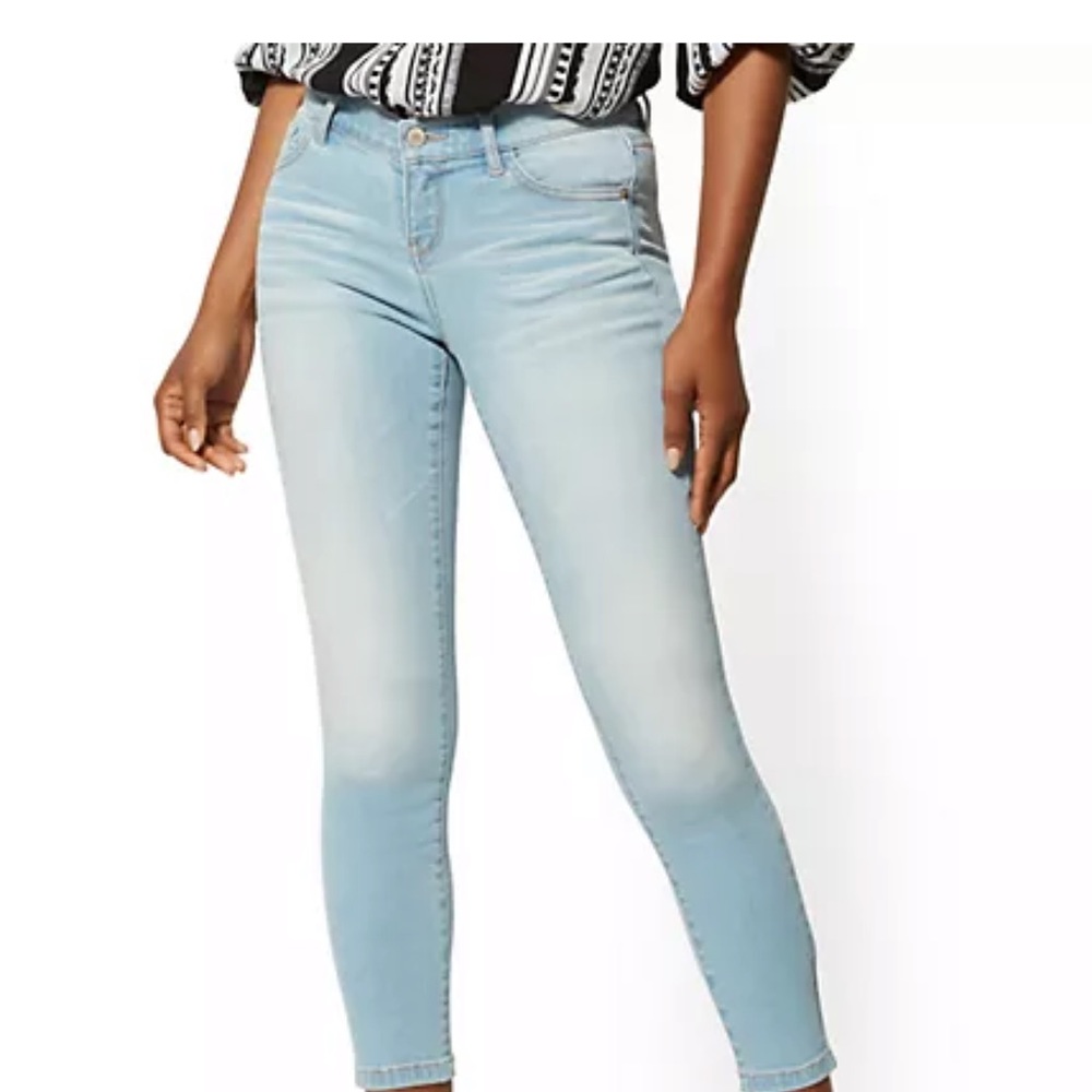 Dittos light blue jegging material denim